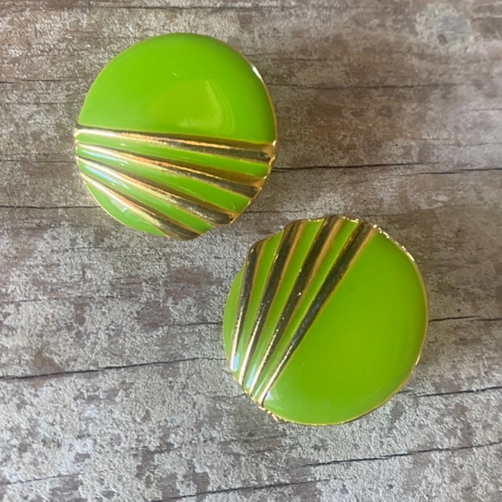 Vintage Lime Green Circle Pierced Stud Earrings Stripes Retro 80s Vibe Colorful - Picture 2 of 5